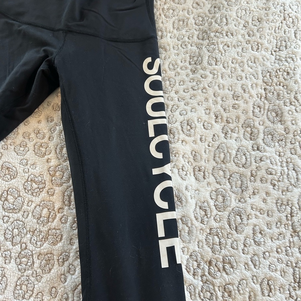 SoulCycle Lululemon Women’s Black Size 8 Leggings - Picture 3 of 6